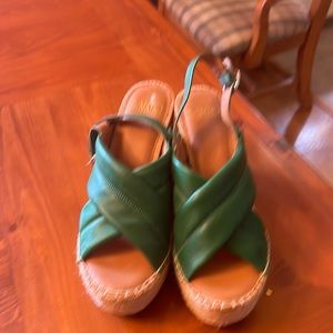 Franco Sarto green wedge. Excellent condition! Slightly worn. Size 8.5